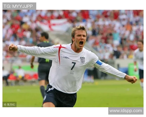 足球明星的卷发魅力中长发男士的时尚风采与个性展示